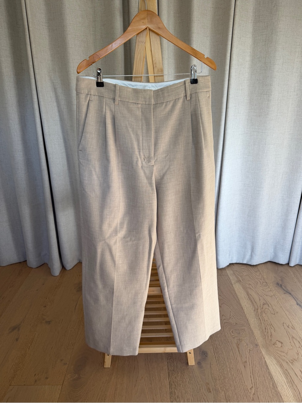 Aritzia Effortless Pant Women's Wide-Leg Trousers in Light Beige